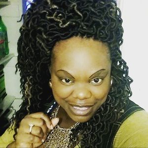 Meet your Posher, Lorraine